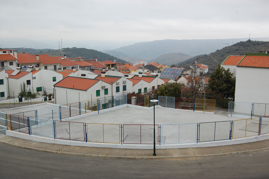 Implementação de parque infantil inclusivo e polidesportivo do Olival das Bolas