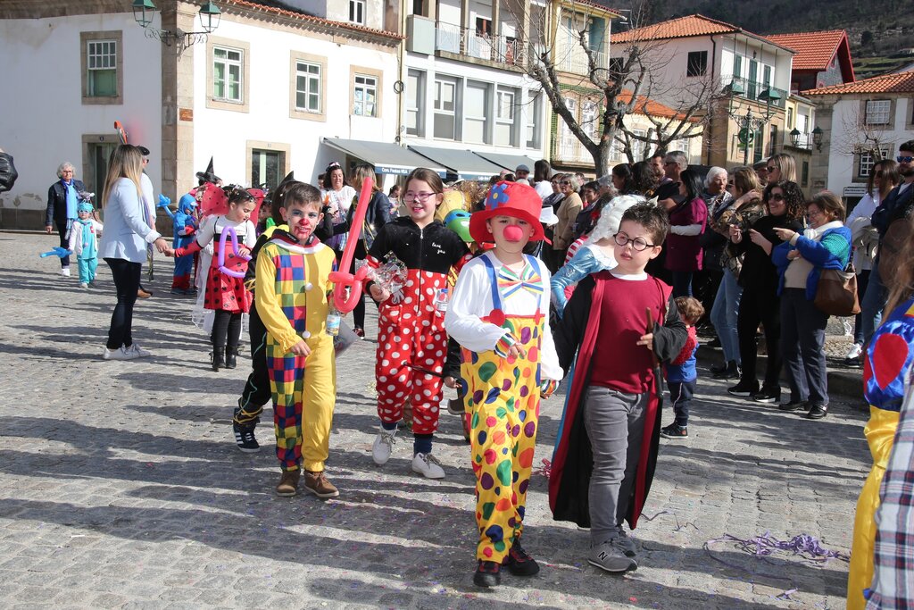 Carnaval celebrado em Torre de Moncorvo com desfile Intergeracional