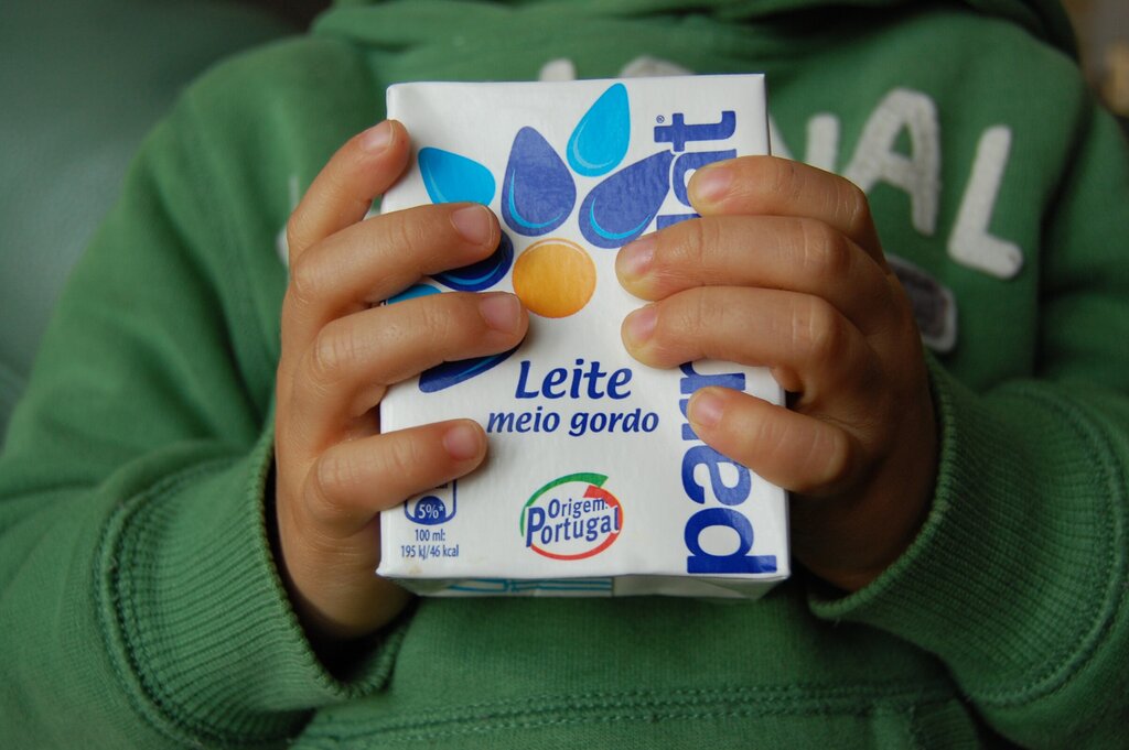 Distribuição de leite escolar a alunos residentes nas aldeias do concelho de Torre de Moncorvo