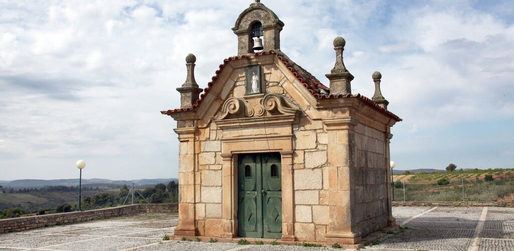 Capela de Santa Bárbara, Carviçais